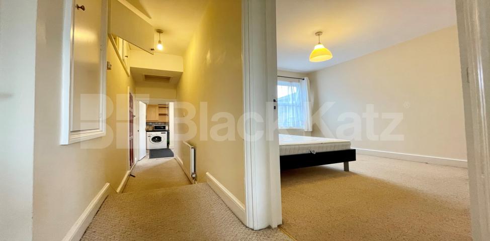 Offering over 570 sq.ft of living & entertaining space  Trundleys Road , Surrey Quays 